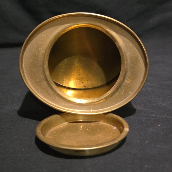 Vintage Brass SANTA SLED Tea Container - 5" x 4" x 4" - Picture 8 of 9